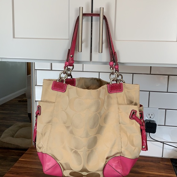 Coach authentic Handbag - Picture 5 of 14